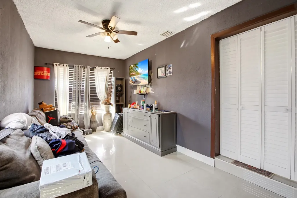 4241 NE 1st Terrace Pompano Beach FL 33064