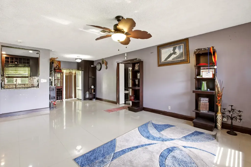 4241 NE 1st Terrace Pompano Beach FL 33064