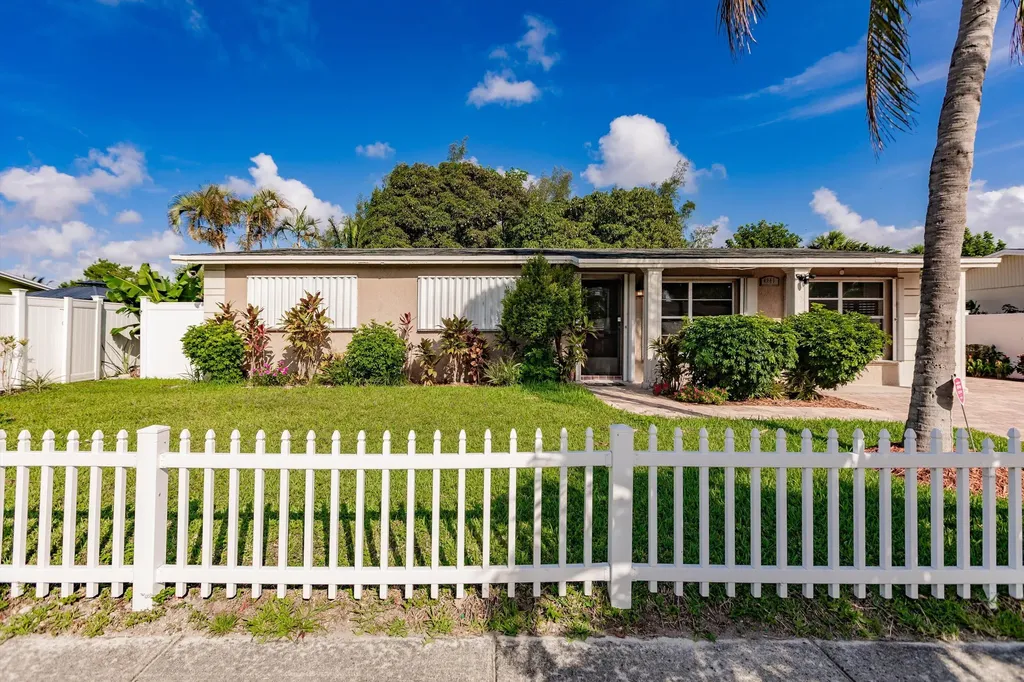 4241 NE 1st Terrace Pompano Beach FL 33064