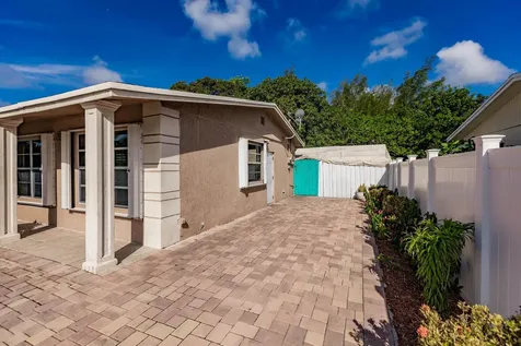 4241 NE 1st Terrace Pompano Beach FL 33064
