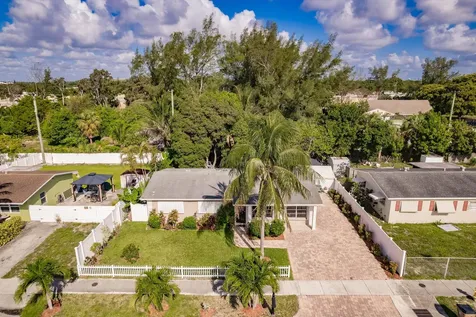 4241 NE 1st Terrace Pompano Beach FL 33064