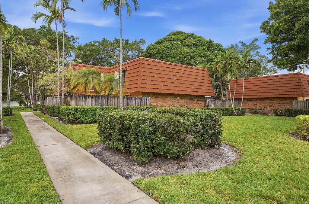9972 NW 6th Court Plantation FL 33324