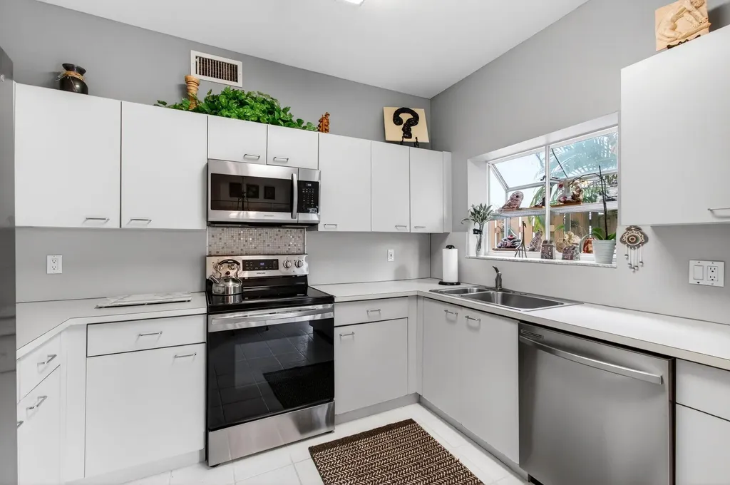11675 Briarwood Circle Boynton Beach FL 33437