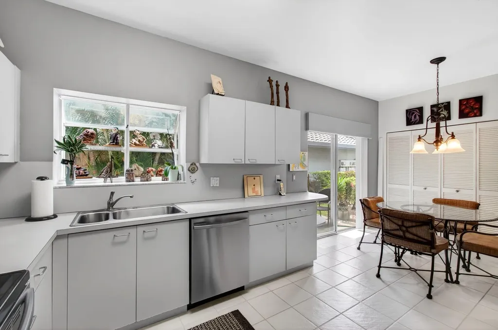 11675 Briarwood Circle Boynton Beach FL 33437