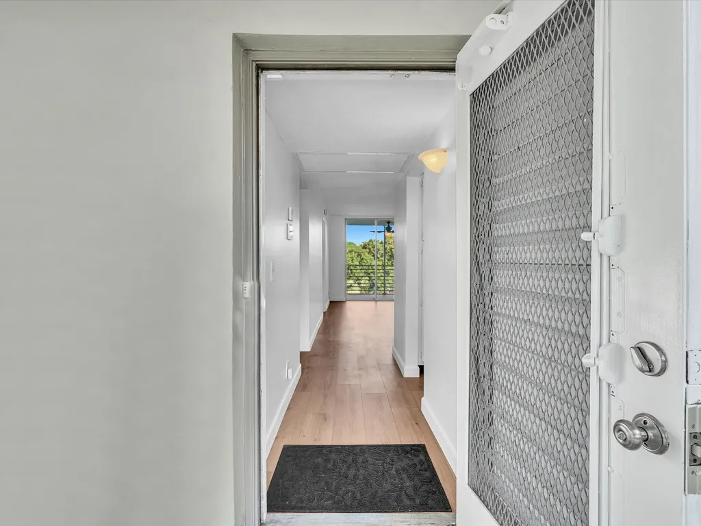 9470 Poinciana Place Davie FL 33324