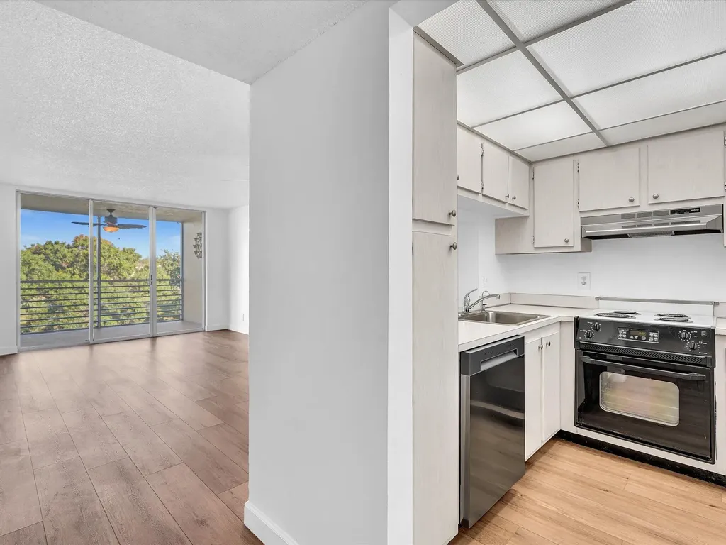 9470 Poinciana Place Davie FL 33324