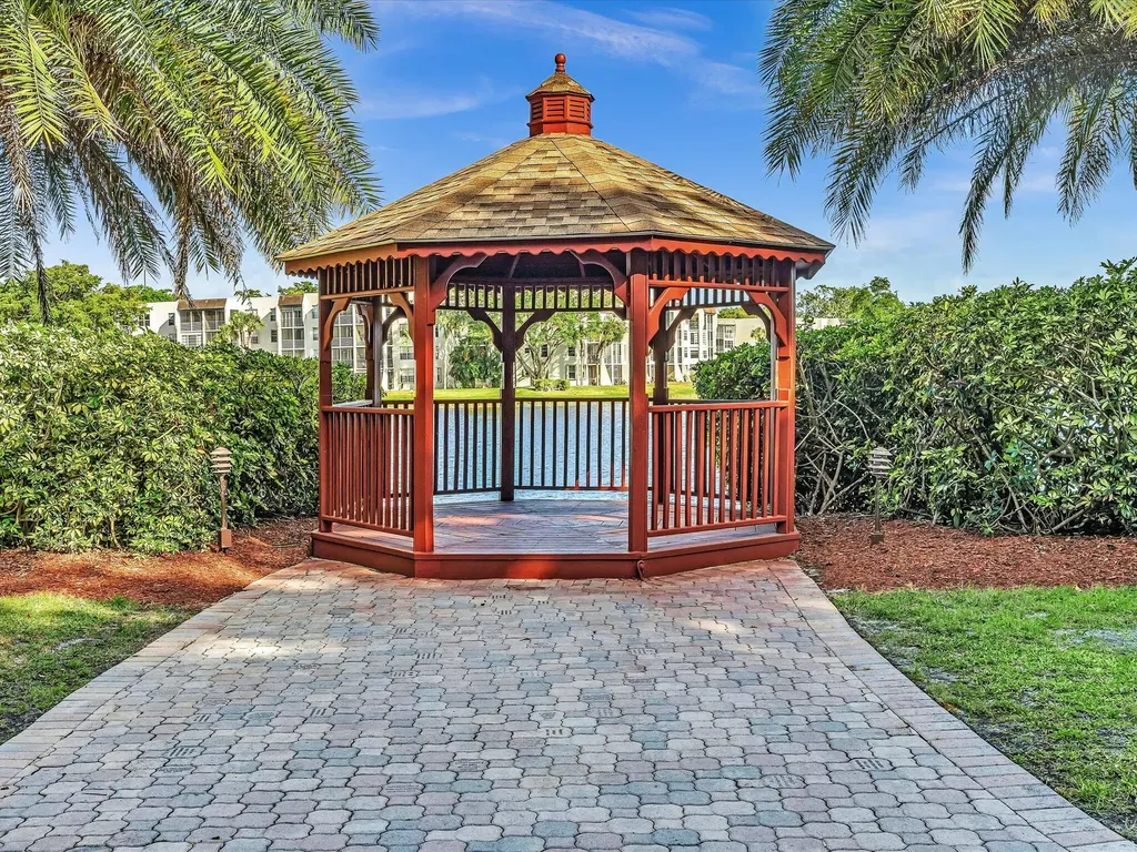 9470 Poinciana Place Davie FL 33324