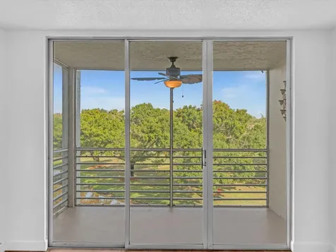 9470 Poinciana Place Davie FL 33324
