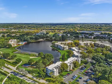 9470 Poinciana Place Davie FL 33324