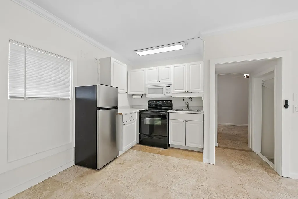 228 9th Street West Palm Beach FL 33401