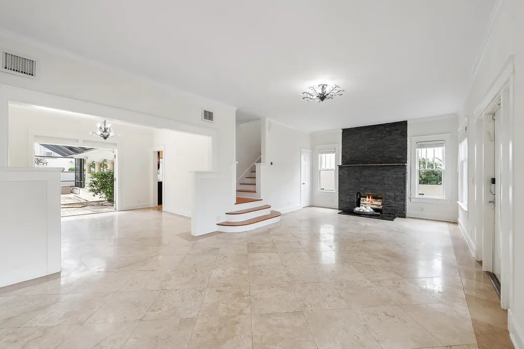 228 9th Street West Palm Beach FL 33401