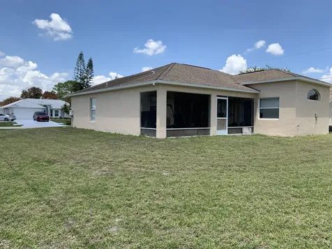 892 SW Duncan Terrace Port St Lucie FL 34953