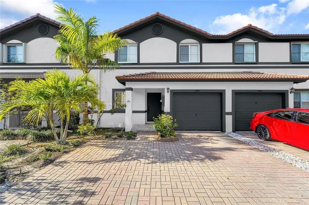 9840 NW 19th Place Sunrise FL 33322