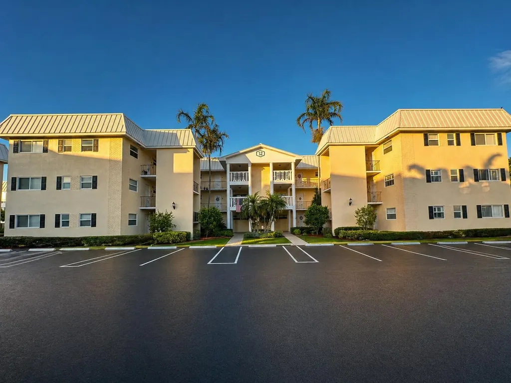 12 Colonial Club Drive Boynton Beach FL 33435