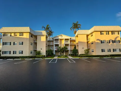 12 Colonial Club Drive Boynton Beach FL 33435