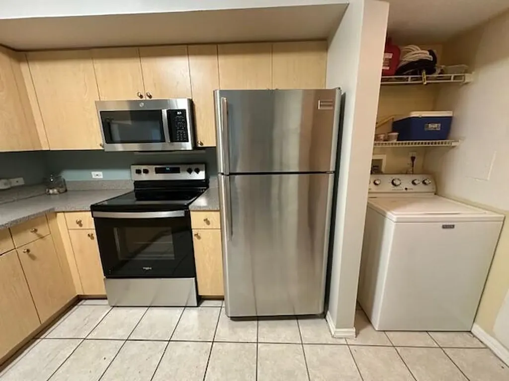 402 Villa Circle Boynton Beach FL 33435