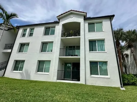 402 Villa Circle Boynton Beach FL 33435