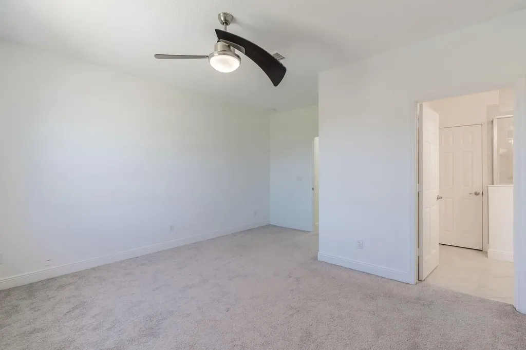 696 NE Waters Edge Lane Port St Lucie FL 34983