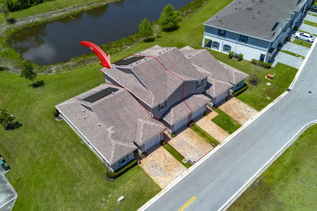 696 NE Waters Edge Lane Port St Lucie FL 34983