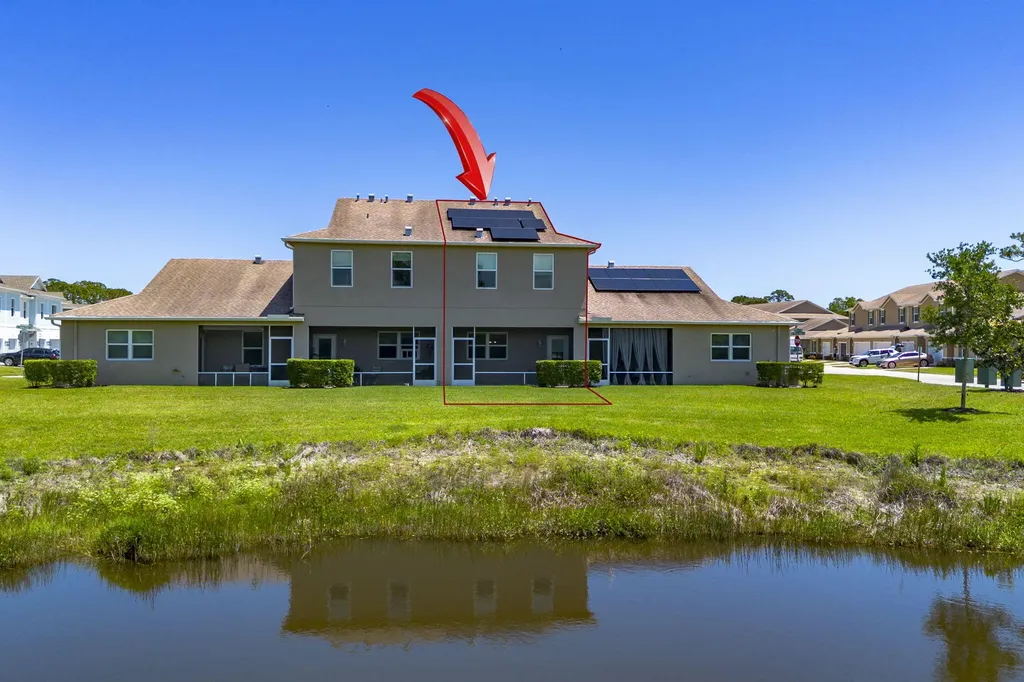696 NE Waters Edge Lane Port St Lucie FL 34983