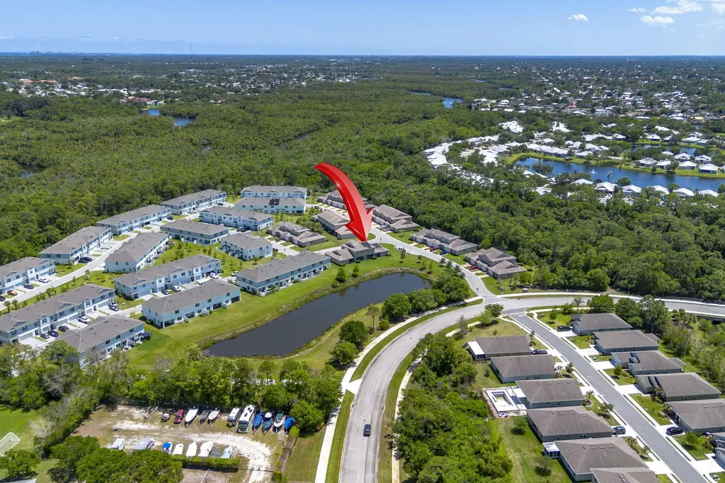 696 NE Waters Edge Lane Port St Lucie FL 34983