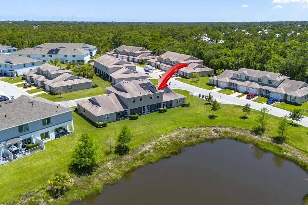 696 NE Waters Edge Lane Port St Lucie FL 34983