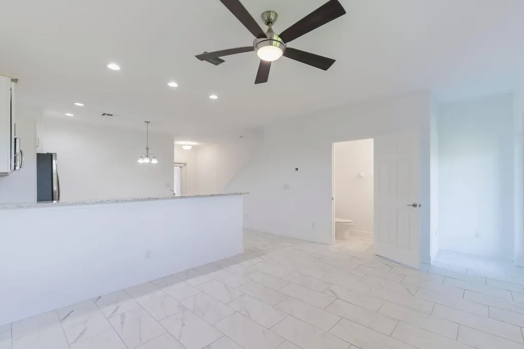 696 NE Waters Edge Lane Port St Lucie FL 34983