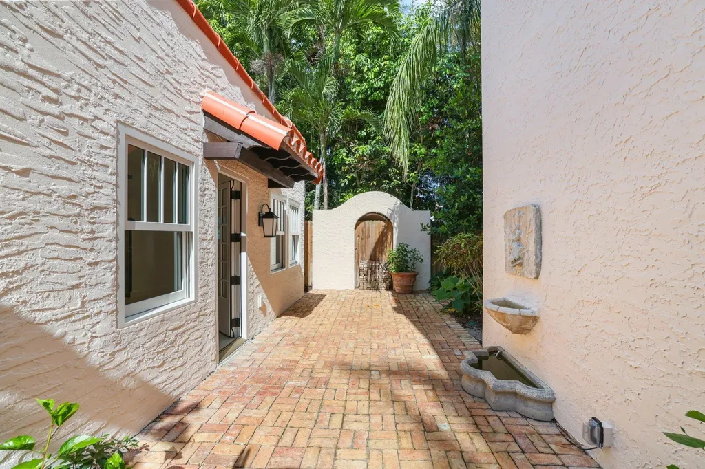 429 30th Street West Palm Beach FL 33407