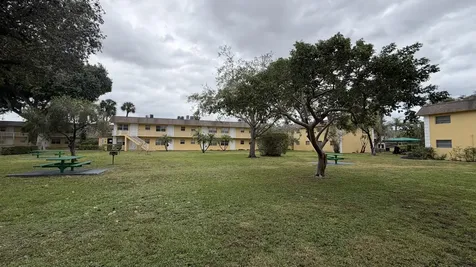 5156 NE 6th Avenue Oakland Park FL 33334