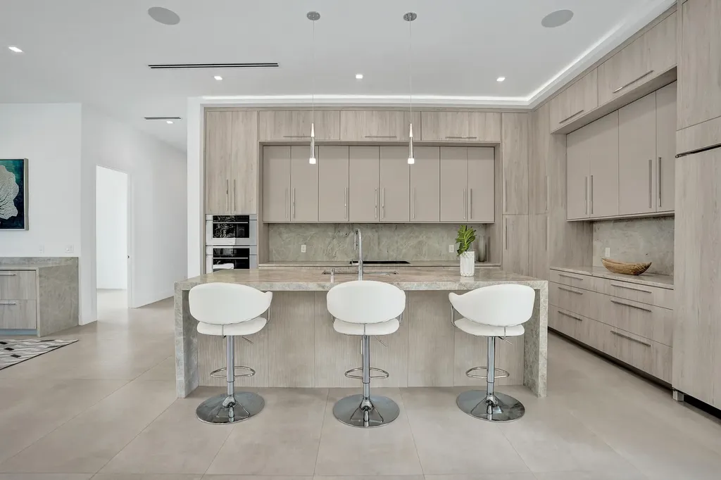 235 NE 11th Street Delray Beach FL 33444