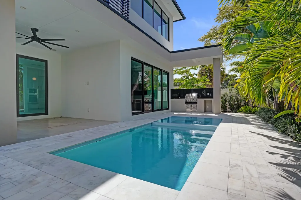 235 NE 11th Street Delray Beach FL 33444