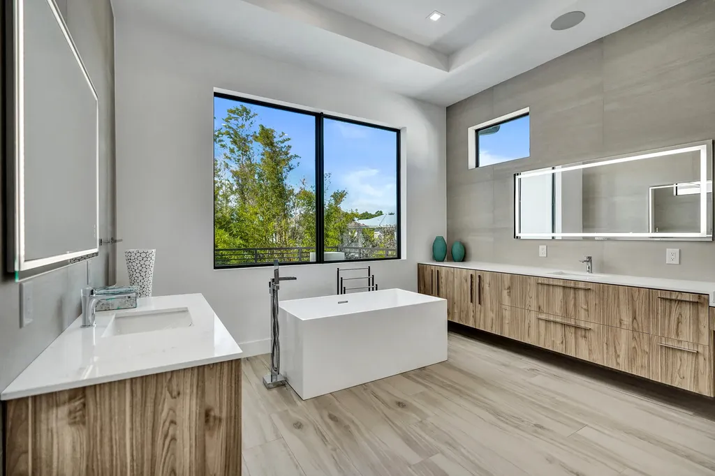 235 NE 11th Street Delray Beach FL 33444