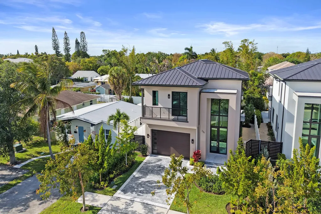 235 NE 11th Street Delray Beach FL 33444