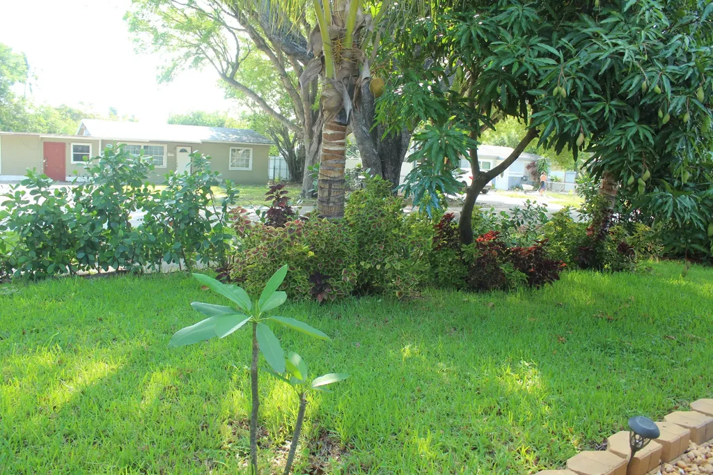 431 S Chillingworth Drive West Palm Beach FL 33409