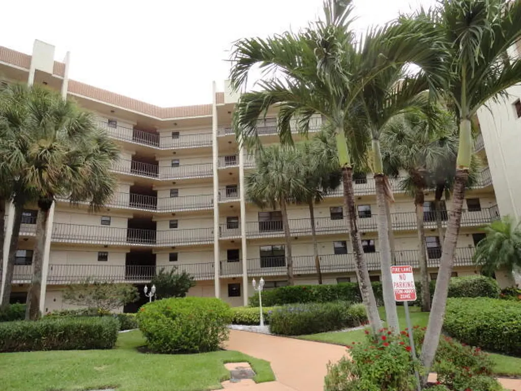 4640 W Lucerne Lakes Boulevard W Lake Worth FL 33467