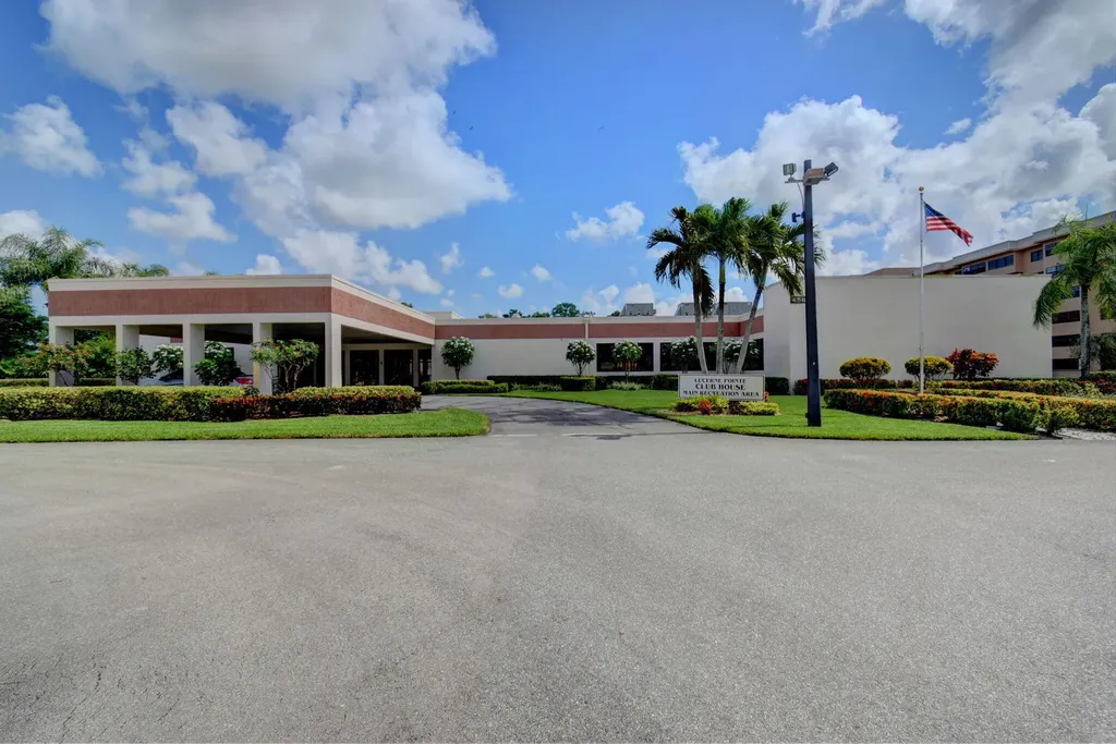 4640 W Lucerne Lakes Boulevard W Lake Worth FL 33467