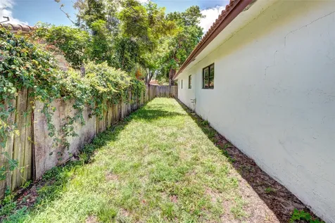 8859 NW 3rd Court Coral Springs FL 33071