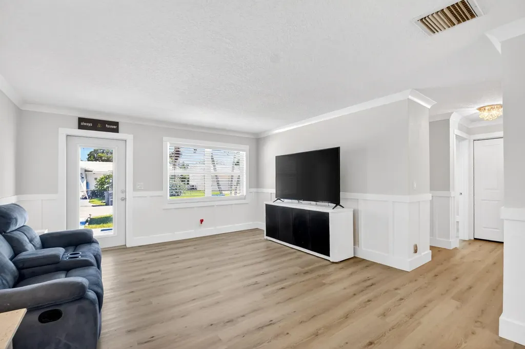 2088 SW 13th Terrace Boynton Beach FL 33426