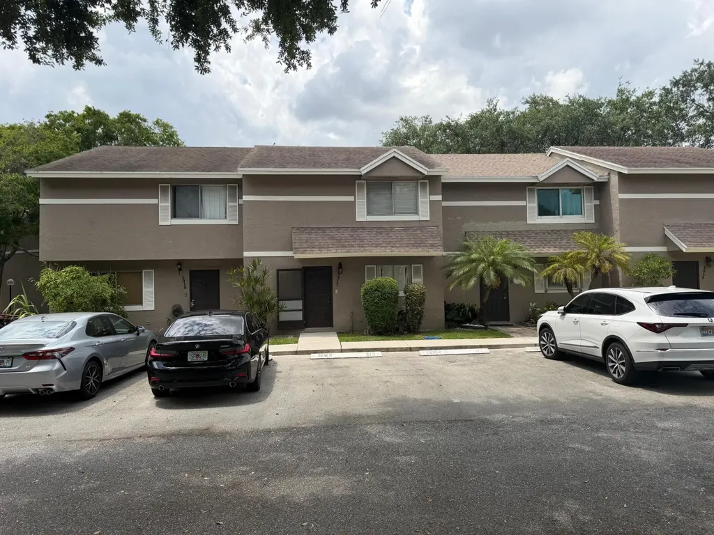 1317 Sussex Drive North Lauderdale FL 33068