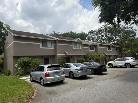 1317 Sussex Drive North Lauderdale FL 33068