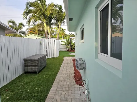 3680 NE 16th Avenue Oakland Park FL 33334