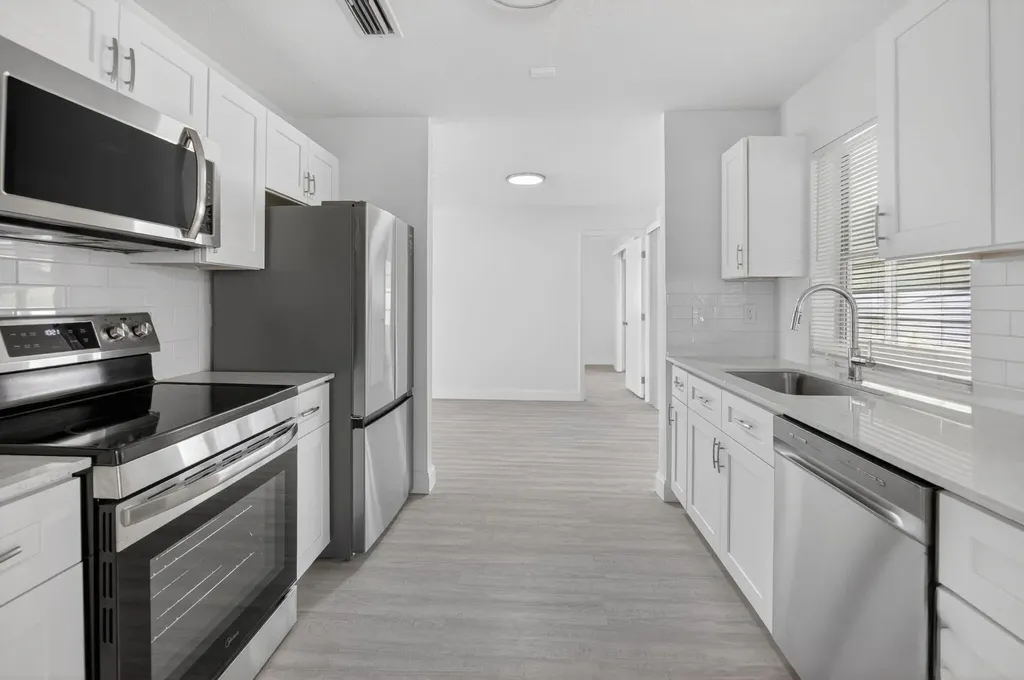 703 SW 18th Street Boynton Beach FL 33426