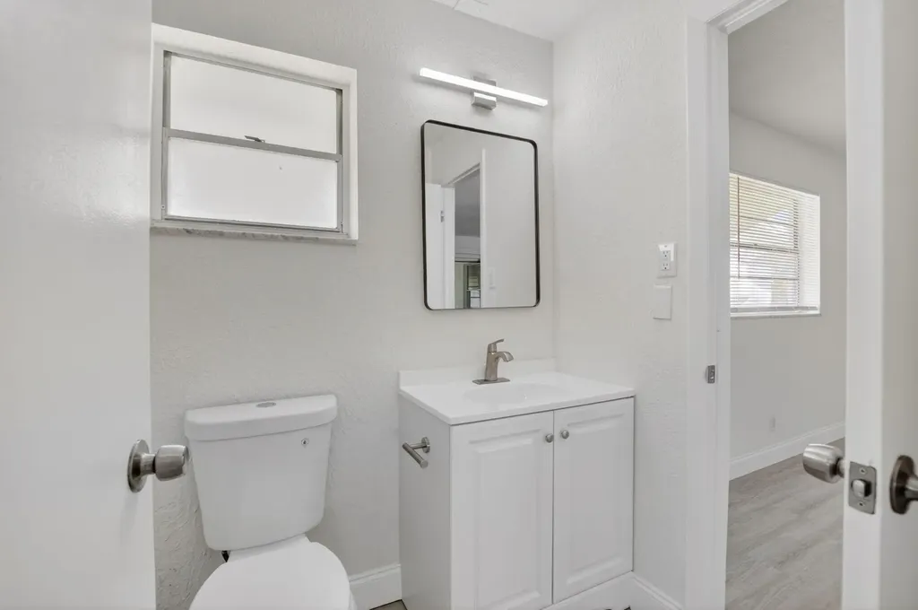 703 SW 18th Street Boynton Beach FL 33426