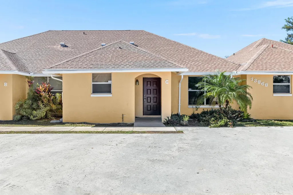 13868 York Court Wellington FL 33414