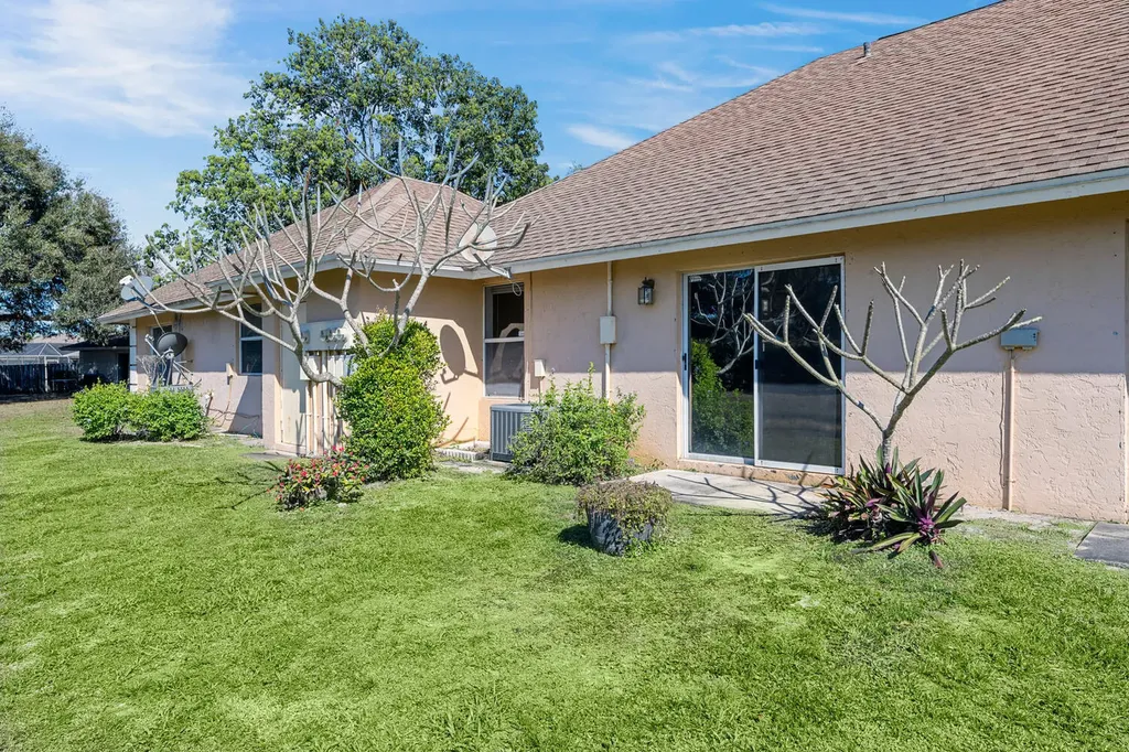 13868 York Court Wellington FL 33414