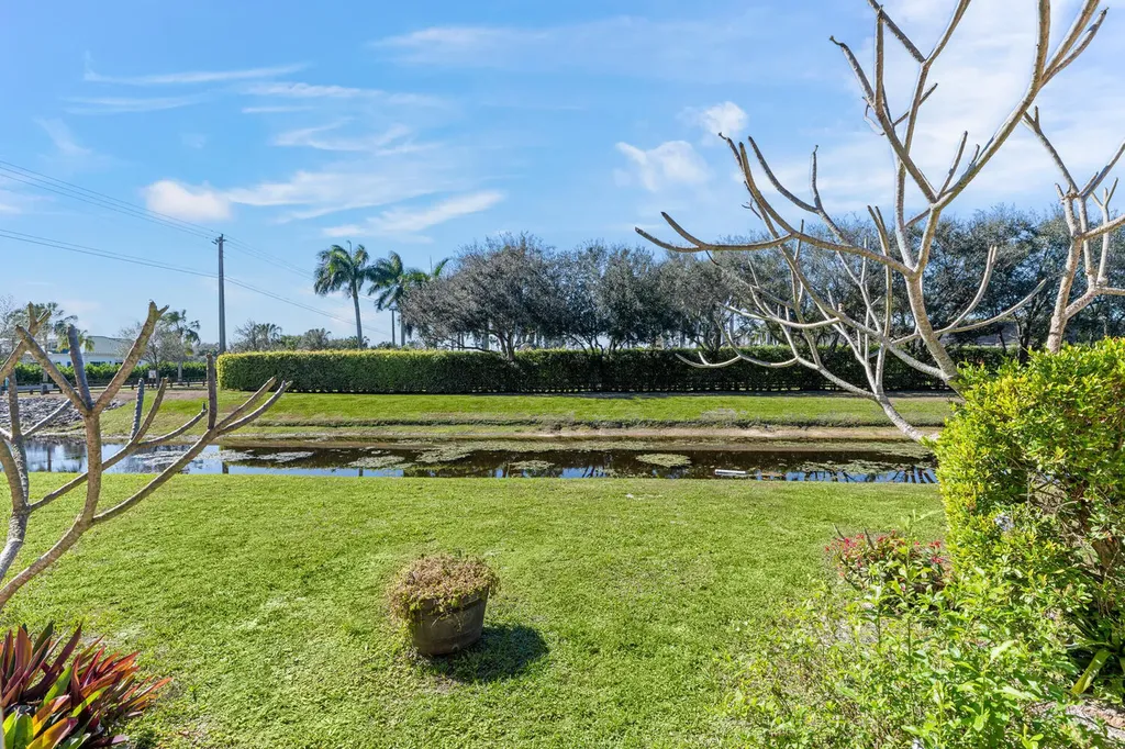 13868 York Court Wellington FL 33414
