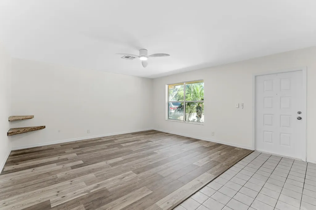 13868 York Court Wellington FL 33414
