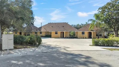 13868 York Court Wellington FL 33414
