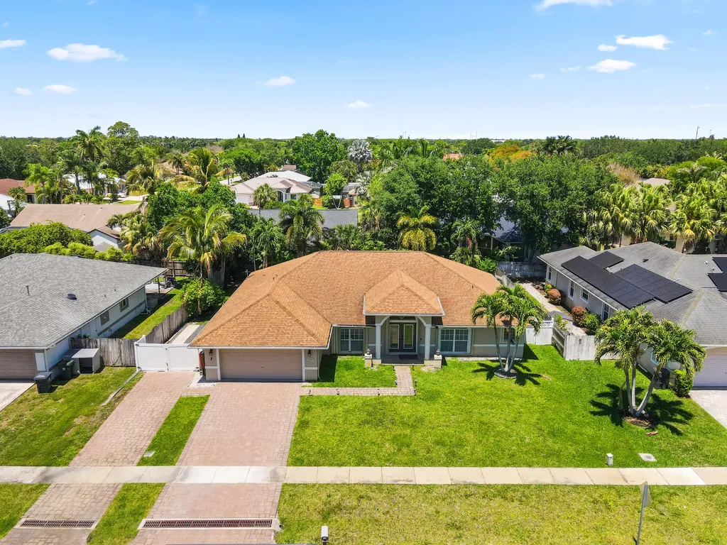 13885 Sheffield Street Wellington FL 33414