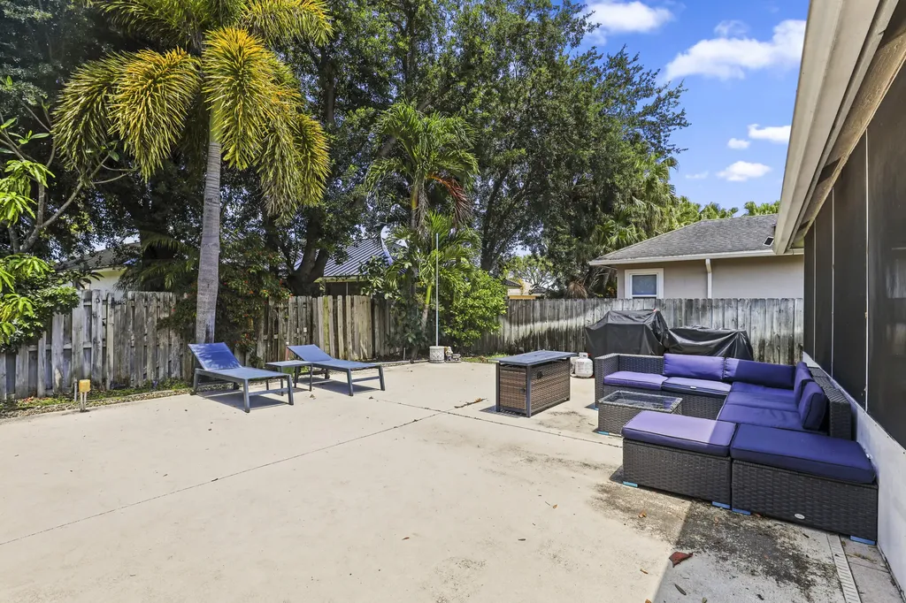 13885 Sheffield Street Wellington FL 33414
